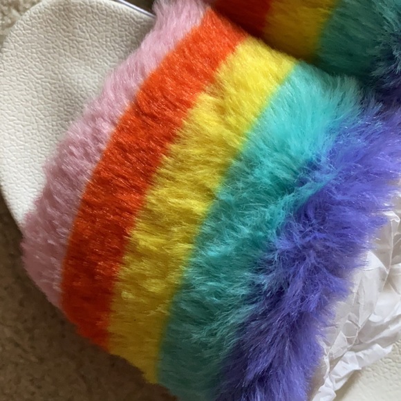 NEW Steve Madden rainbow fuzzy slides /sandals - Picture 8 of 9
